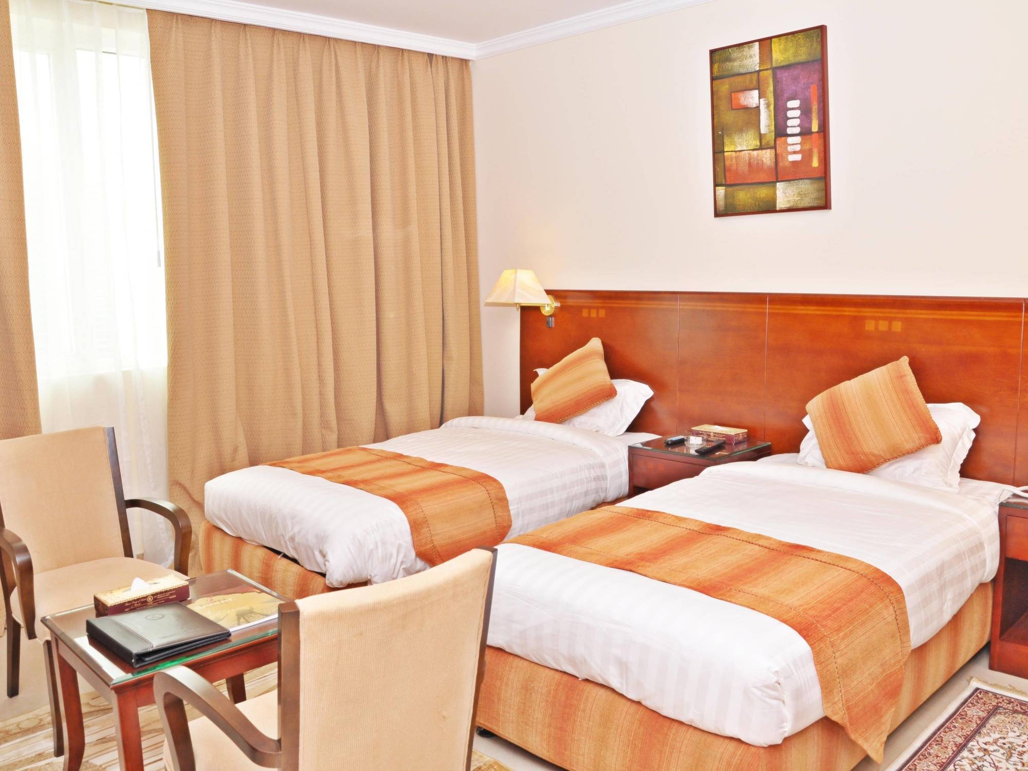 Paragon Aparthotel 3*